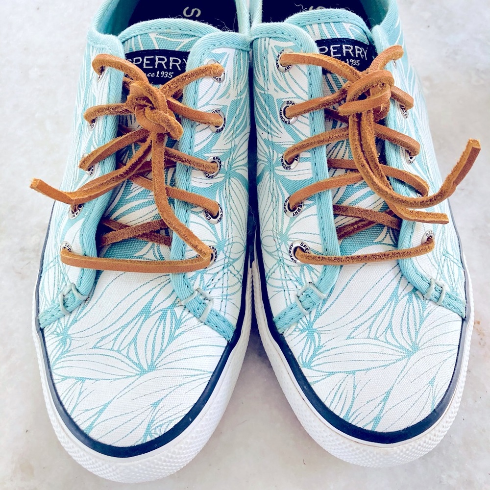 Sperry size 7